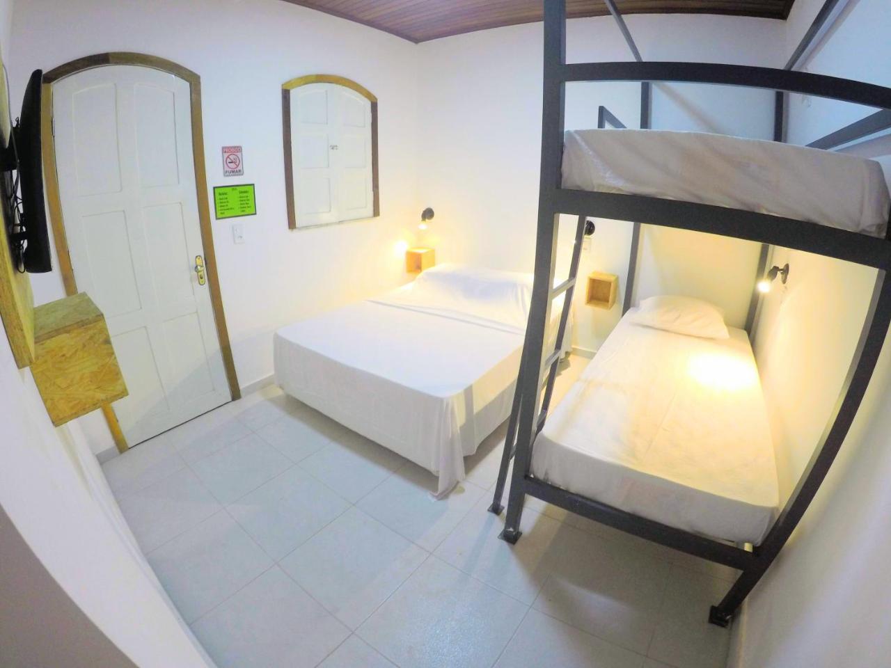 Hostel Da Milla Presidente Figueiredo Luaran gambar